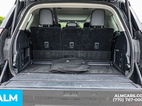 Used 2025 Ford Expedition Platinum AWD/4WD image 24