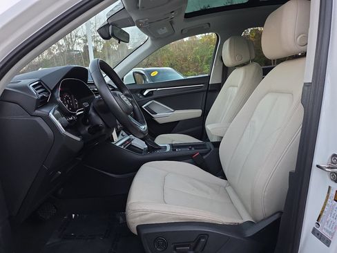 Used 2021 Audi Q3 2.0T Premium image 24