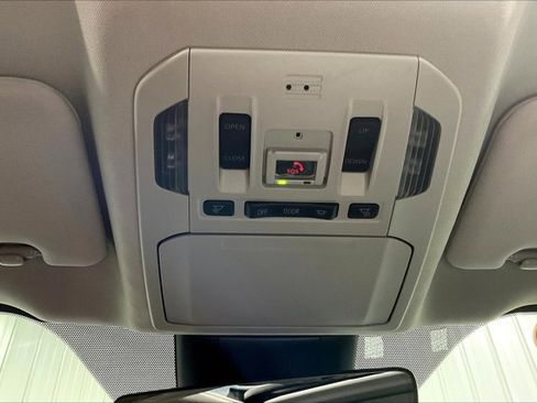 Used 2022 Toyota Highlander Limited image 37