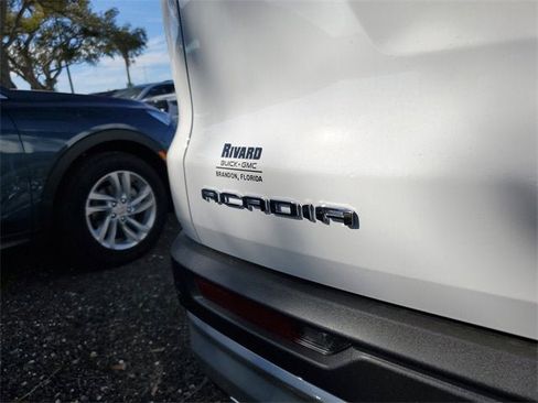 New 2026 GMC Acadia Elevation image 8