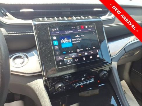 Used 2021 Jeep Grand Cherokee L Laredo AWD/4WD image 18