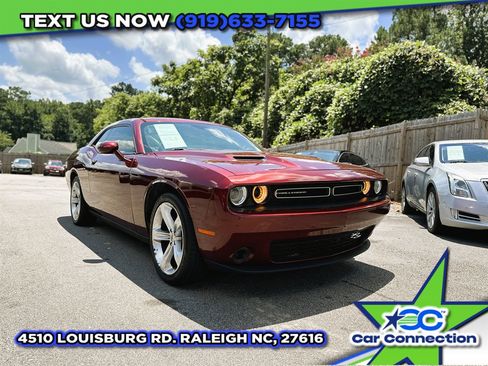 Used 2017 Dodge Challenger SXT w/ Super Sport Group (SS/T) image 4