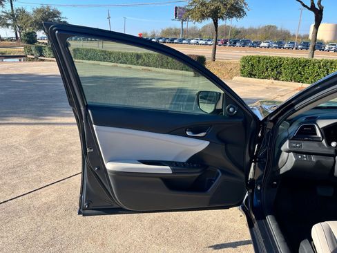 Used 2019 Honda Insight Touring image 11