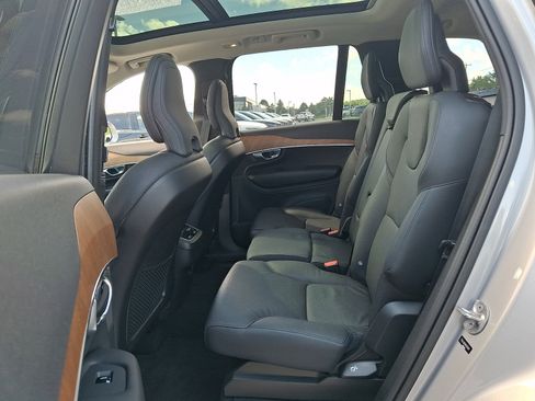 Used 2024 Volvo XC90 B5 Plus AWD/4WD image 11