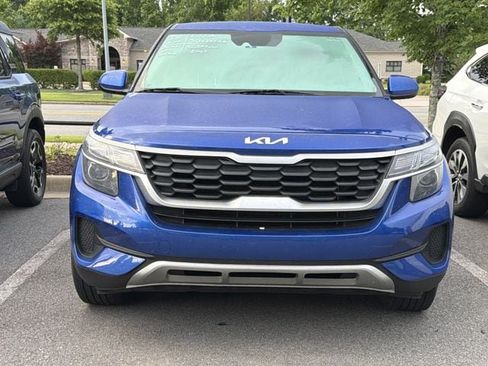 Used 2023 Kia Seltos LX AWD/4WD image 2
