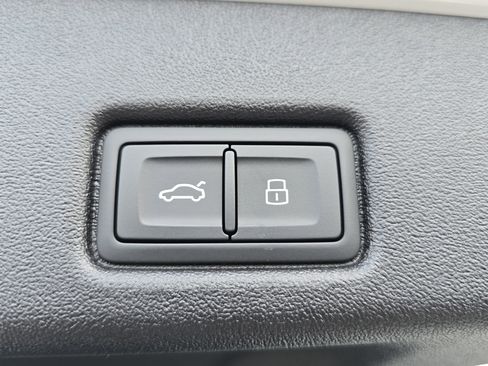 New 2025 Audi Q5 Premium Plus image 17