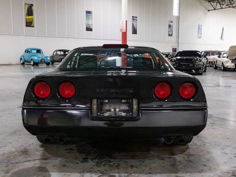 Used 1990 Chevrolet Corvette Coupe RWD image 5