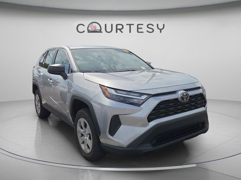 Used 2023 Toyota RAV4 LE FWD image 3