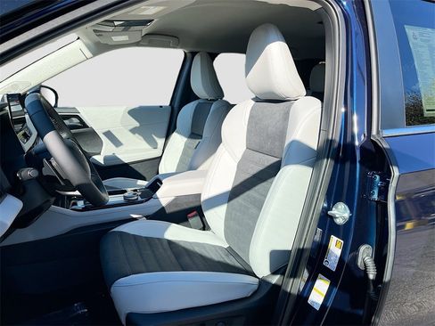 New 2025 Mitsubishi Outlander SE image 22