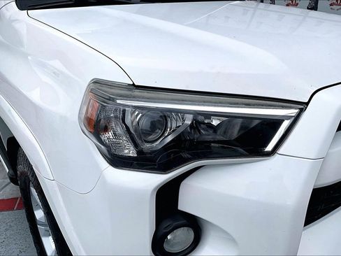 Used 2016 Toyota 4Runner SR5 Premium AWD/4WD image 28