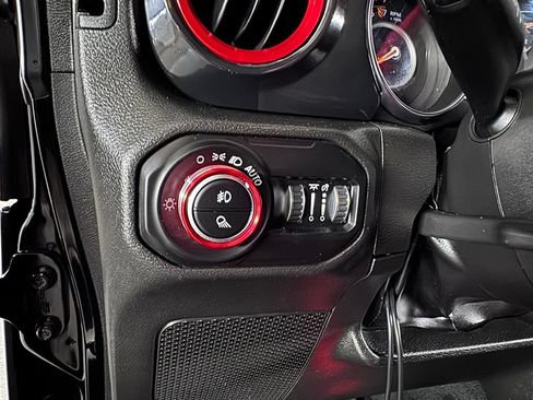 Used 2022 Jeep Gladiator Sport AWD/4WD image 31