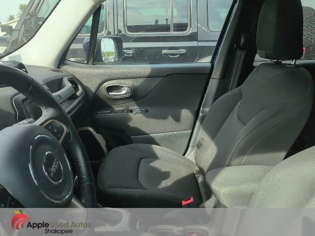 Used 2016 Jeep Renegade Latitude w/ Popular Equipment Group AWD/4WD image 3