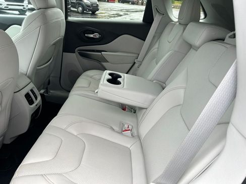 Used 2021 Jeep Cherokee Latitude Lux AWD/4WD image 28