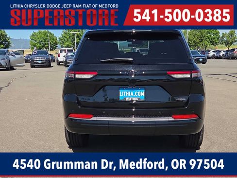New 2026 Jeep Grand Cherokee Summit AWD/4WD image 13