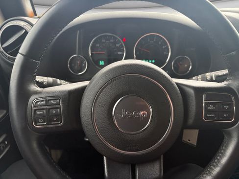 Used 2016 Jeep Wrangler Sport AWD/4WD image 12