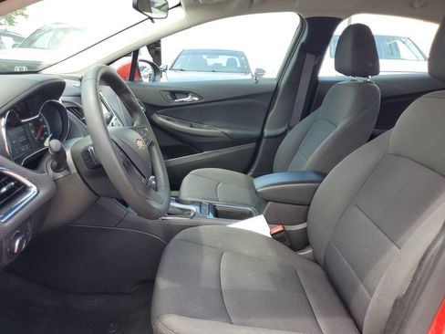 Used 2017 Chevrolet Cruze LT FWD image 9