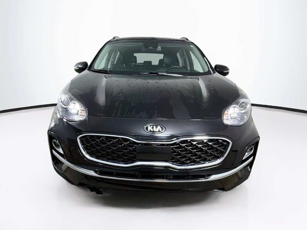Certified 2022 Kia Sportage EX w/ EX Technology Package AWD/4WD image 2