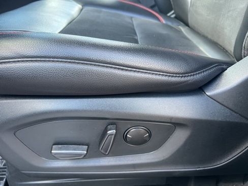 Used 2024 Ford Explorer ST-Line w/ Class IV Trailer Tow Package image 21