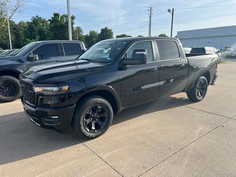 Used 2025 RAM 1500 Big Horn AWD/4WD image 1