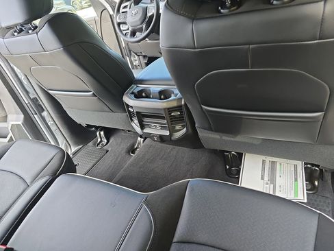 New 2026 RAM 2500 Laramie AWD/4WD image 12
