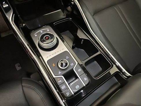 Used 2022 Kia Sorento SX w/ Panoramic Sunroof Package AWD/4WD image 21