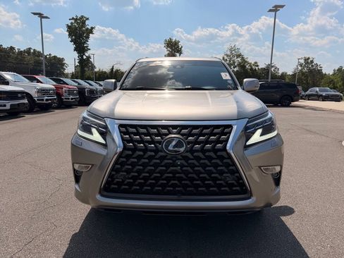 Used 2023 Lexus GX 460 Luxury w/ Accessory Package AWD/4WD image 3