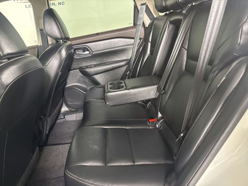 Used 2023 Nissan Rogue SL w/ SL Premium Package image 25