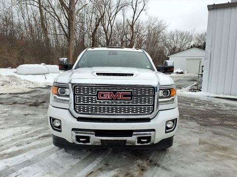 Used 2019 GMC Sierra 3500 Denali w/ Duramax Plus Package image 8