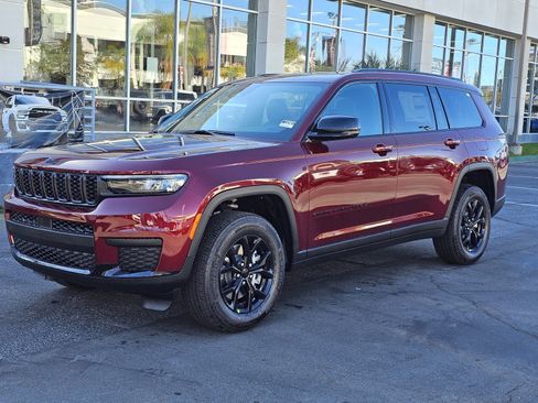 New 2025 Jeep Grand Cherokee L Altitude image 3