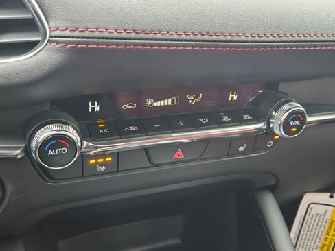 New 2026 MAZDA MAZDA3 Carbon image 24