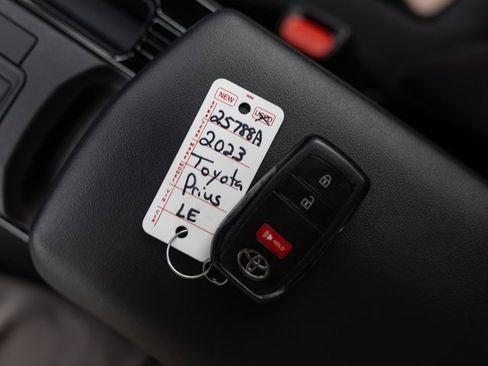 Certified 2023 Toyota Prius LE image 27