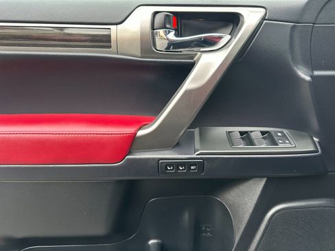 Used 2023 Lexus GX 460 Premium w/ Premium Package image 11