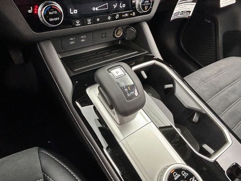 New 2026 Mitsubishi Outlander SE image 31