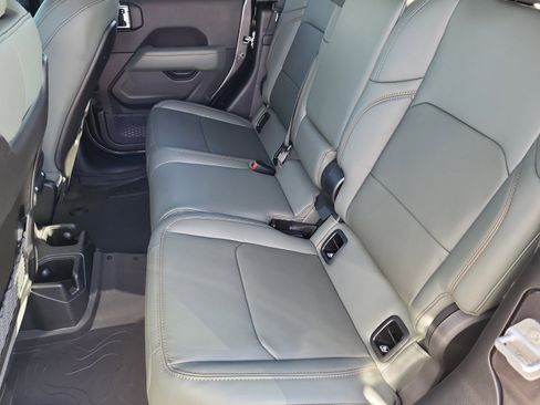 New 2025 Jeep Gladiator Mojave image 23
