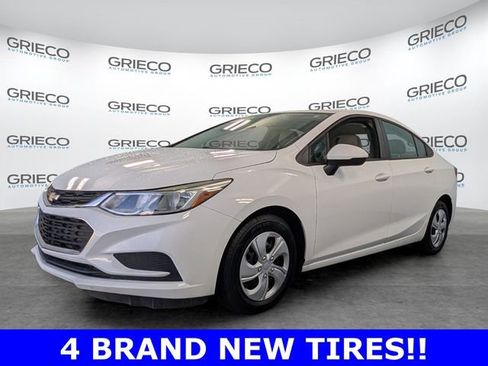 Used 2017 Chevrolet Cruze LS FWD image 3