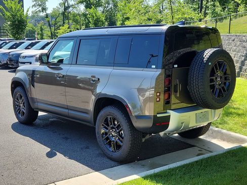 Used 2025 Land Rover Defender 110 S image 12