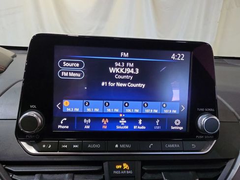 Used 2024 Nissan Altima 2.5 SR FWD image 12