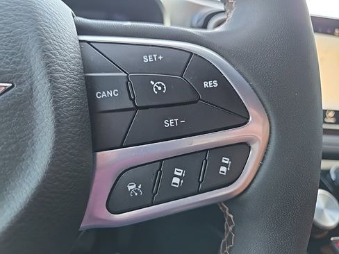 Used 2024 Chrysler Pacifica Pinnacle image 47