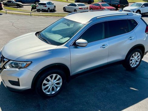 Used 2017 Nissan Rogue S w/ S Appearance Package AWD/4WD image 5