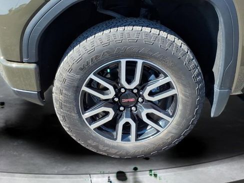 Certified 2024 GMC Sierra 1500 AT4 w/ Technology Package image 10