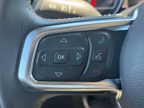 Used 2018 Jeep Wrangler Unlimited Sahara AWD/4WD image 19