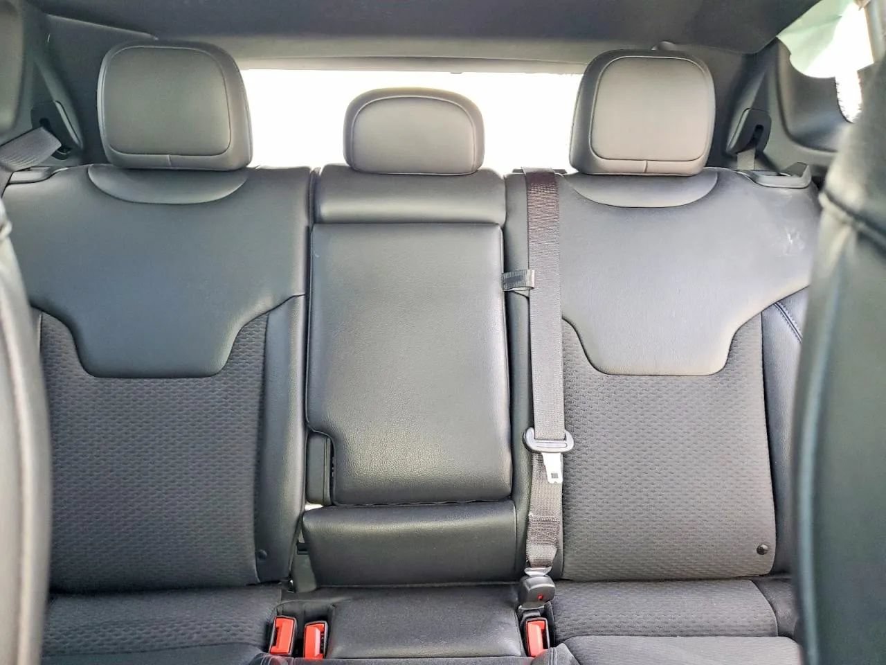 Used 2023 Jeep Compass Latitude AWD/4WD image 10