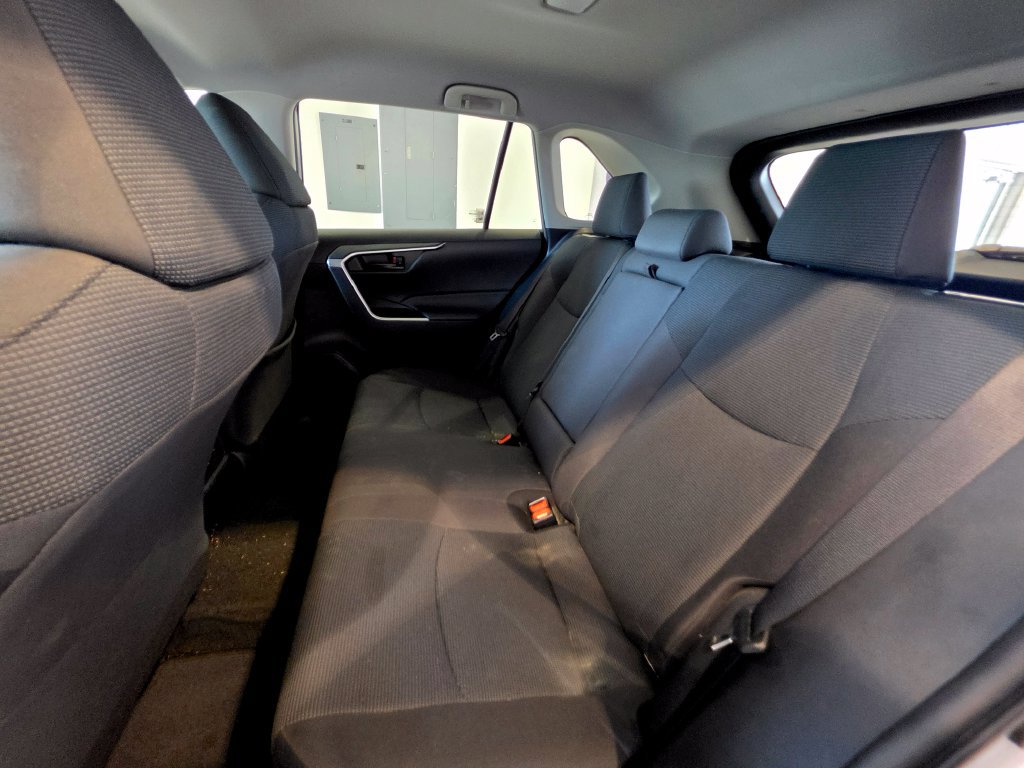Used 2025 Toyota RAV4 LE AWD/4WD image 28
