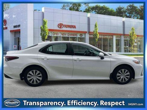 Certified 2023 Toyota Camry LE FWD image 5