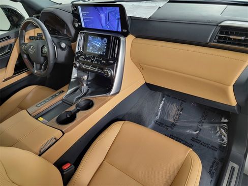New 2025 Lexus LX 600 4WD w/ Luxury Package image 20