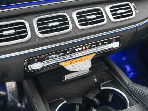 New 2026 Mercedes-Benz GLS 580 4MATIC image 23