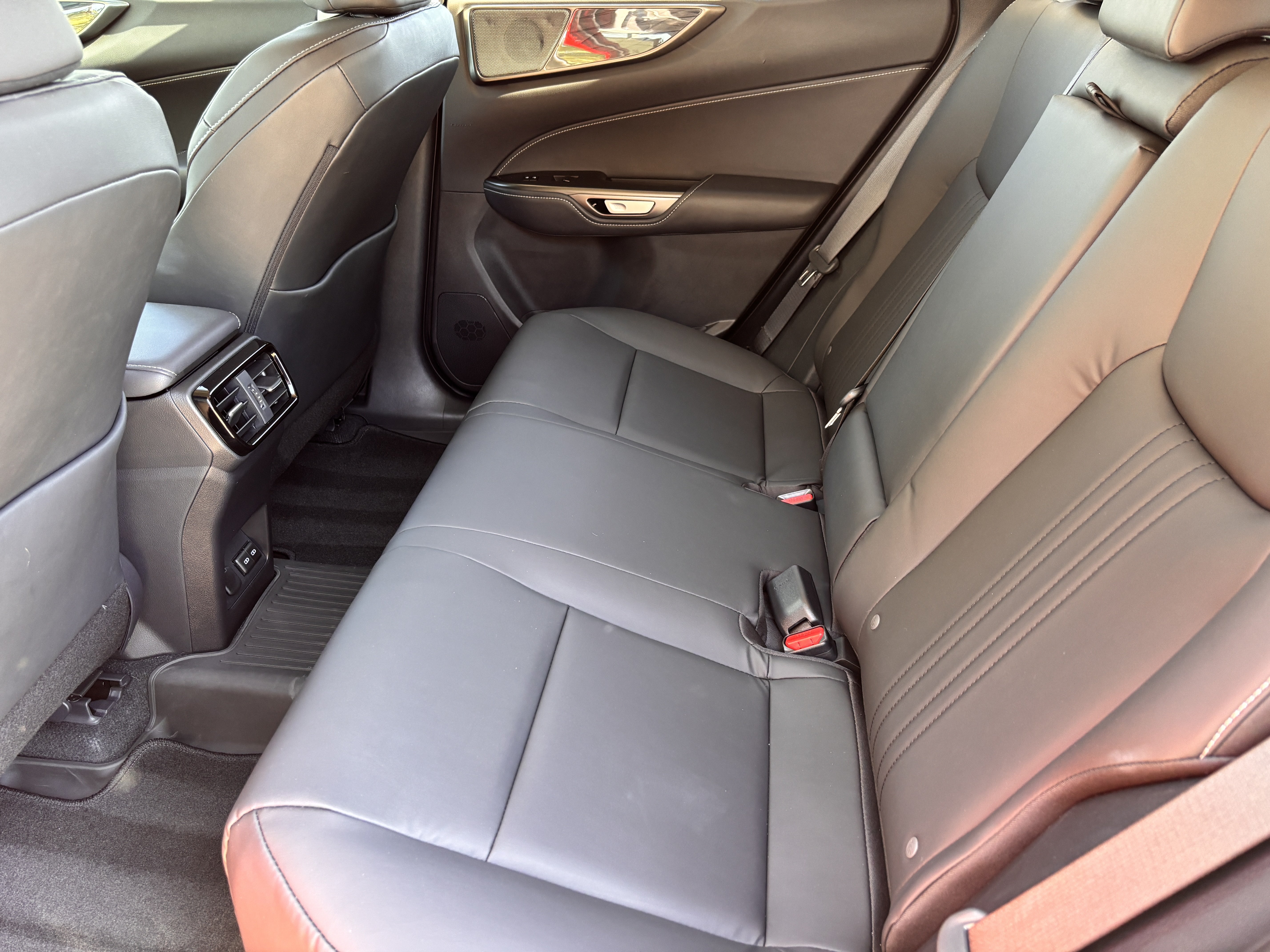 Certified 2025 Lexus NX 250 FWD w/ Accessory Package (2T) image 32