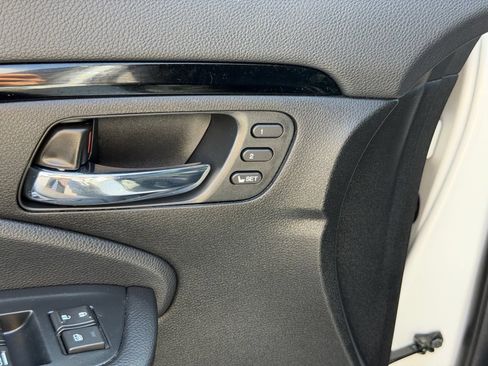 Used 2022 Honda Pilot Touring image 13