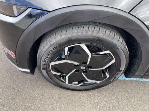Certified 2024 Hyundai Ioniq 5 SEL RWD image 9