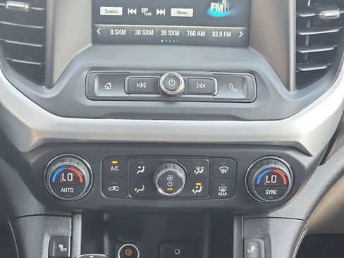Used 2019 GMC Acadia SLE image 18
